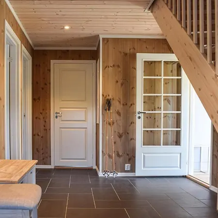 Stunning In Skare W/ Wifi And 5 Bedrooms * Skare (More og Romsdal)