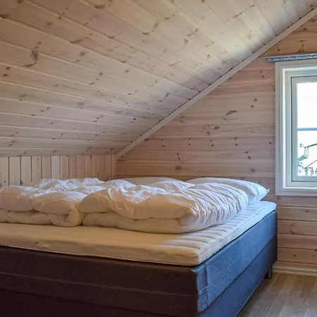 Stunning In Skare W/ Wifi And 5 Bedrooms * Skare (More og Romsdal)