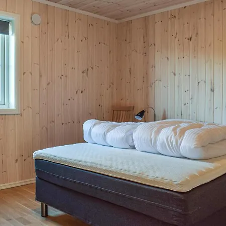 Stunning In Skare W/ Wifi And 5 Bedrooms